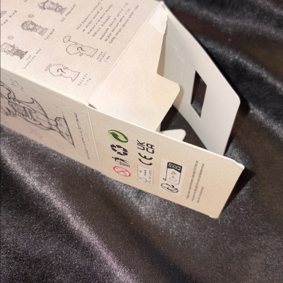 POP MART HIRONO Le Petit Prince Figure - The Switchman - Picture 6 of 6